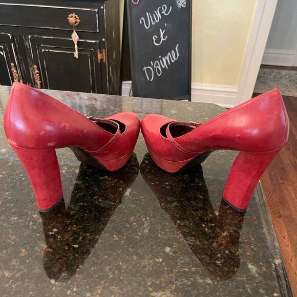 GUESS Vtg Wood Block Leather Heels Sz 8.5 - Picture 9 of 11